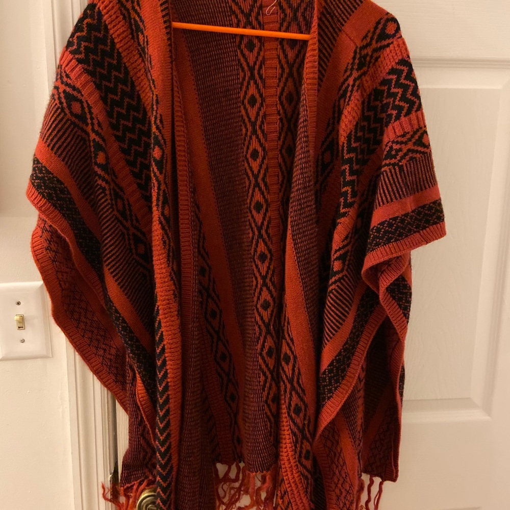LA Hearts Tribal Shall